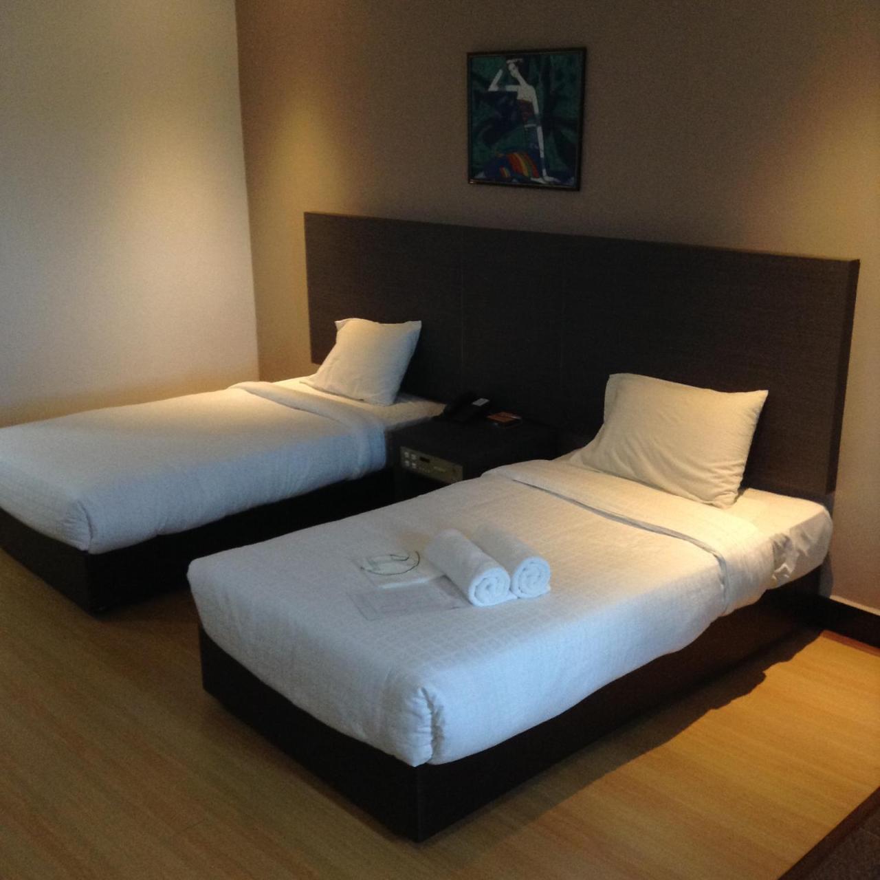 Purnama Hotel Limbang Exterior foto